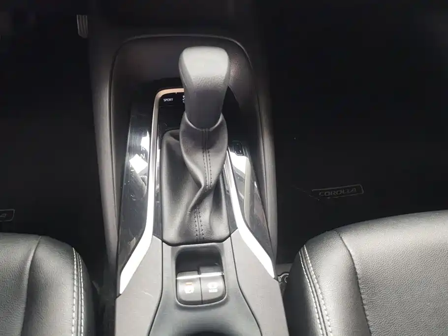 Toyota Corolla 2020 — фото 16