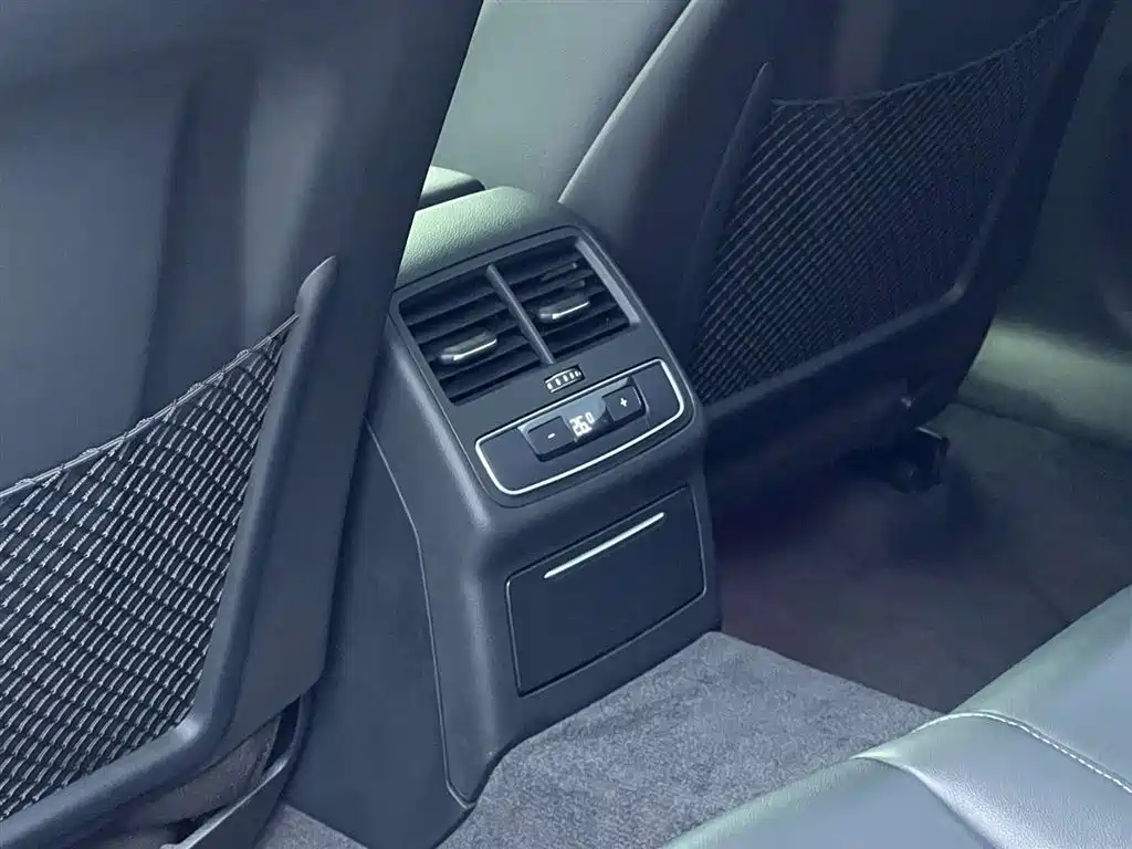 Audi A4L 2022 — фото 24