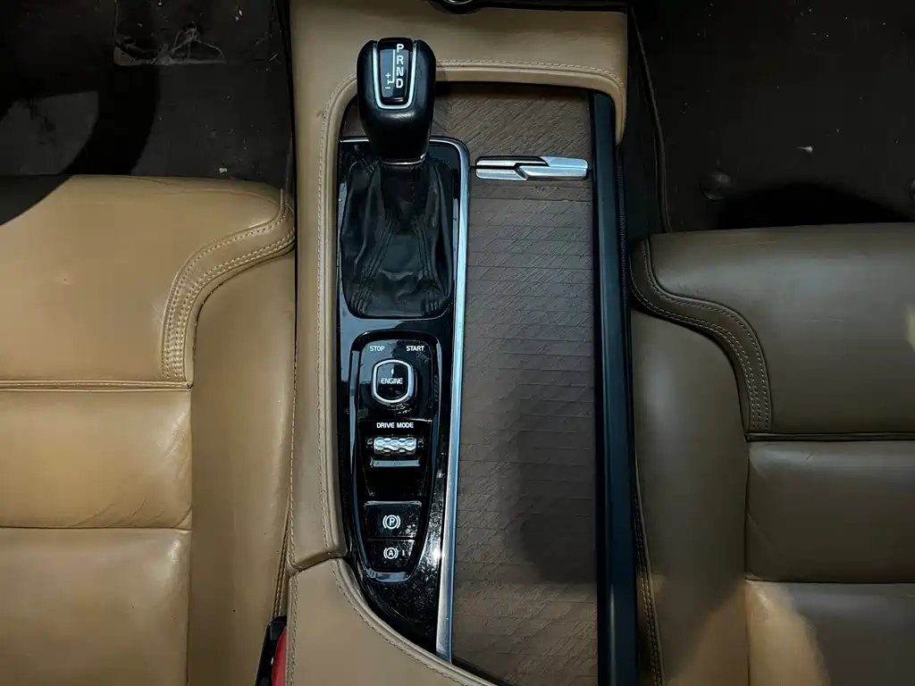 Volvo S90 2017 — фото 16