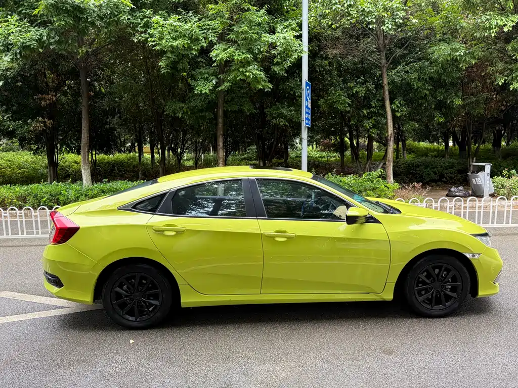 Honda Civic 2019 — фото 13
