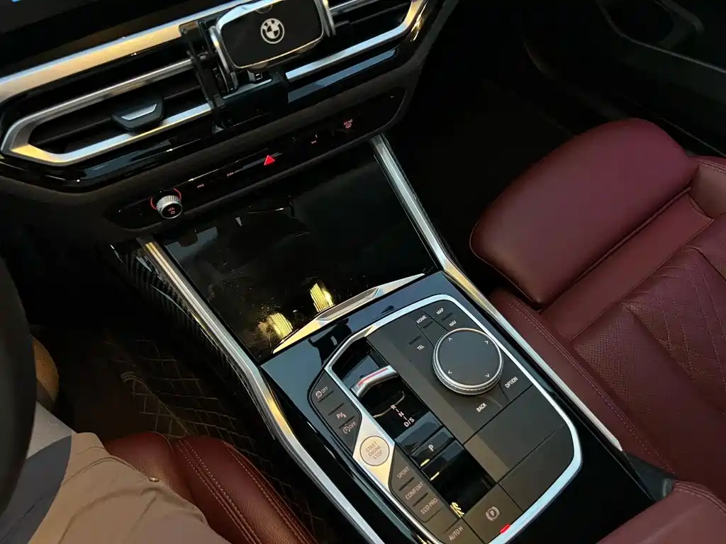 BMW 3 Series 2023 — фото 15