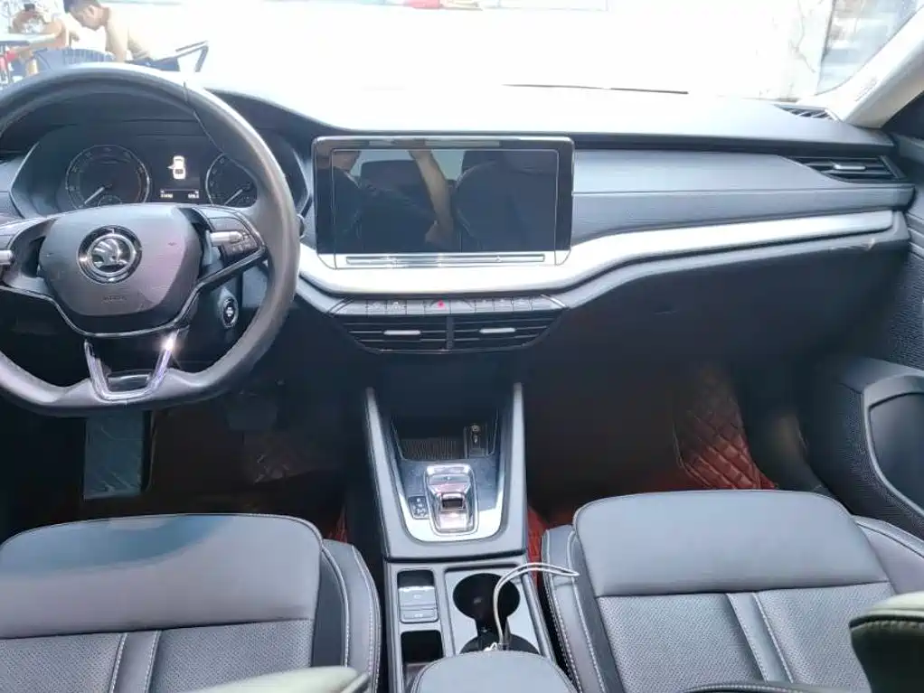 Skoda Octavia 2023 — фото 11