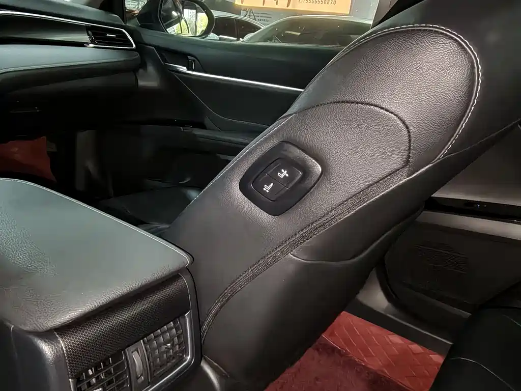Toyota Camry 2023 — фото 16