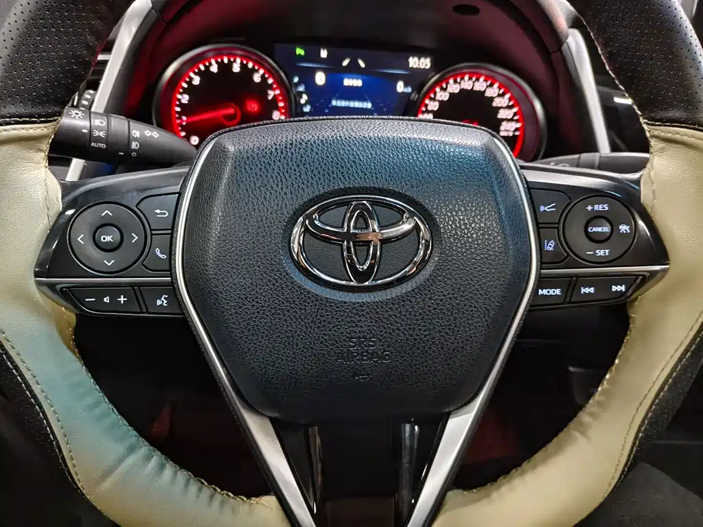 Toyota Camry 2023 — фото 11