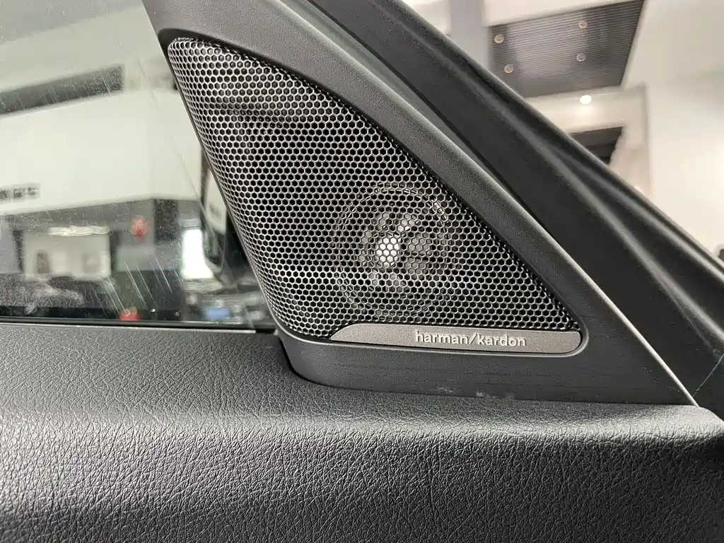 BMW 3 Series GT 2018 — фото 16