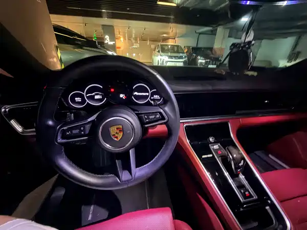 Porsche Panamera 2021