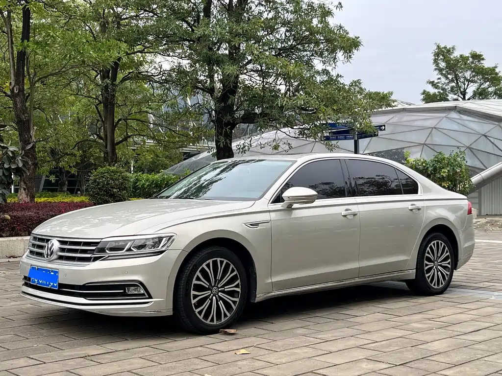 Volkswagen Phideon 2018 — фото 1