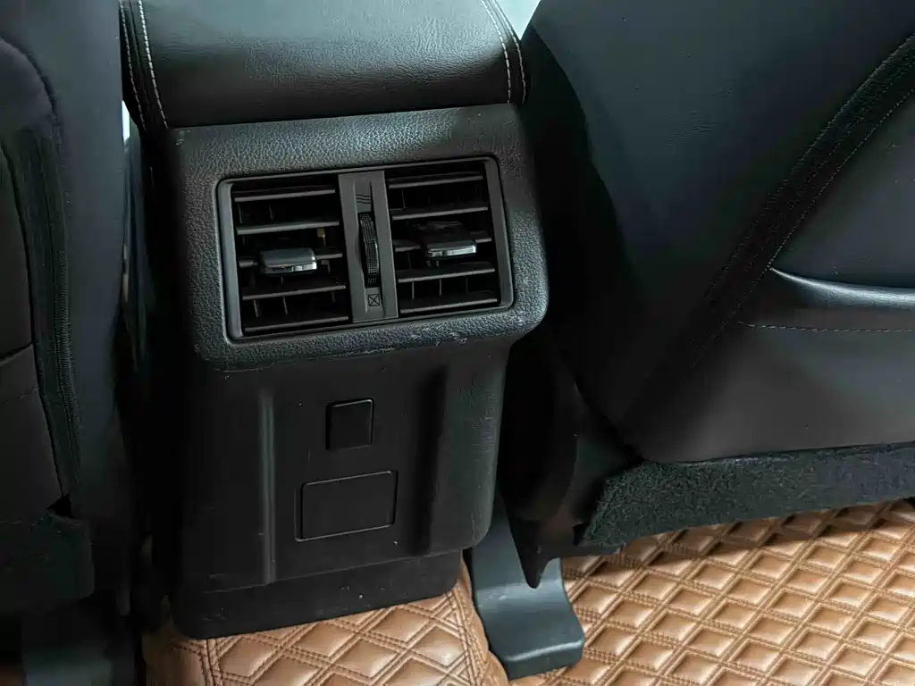 Mitsubishi Outlander 2019 — фото 17