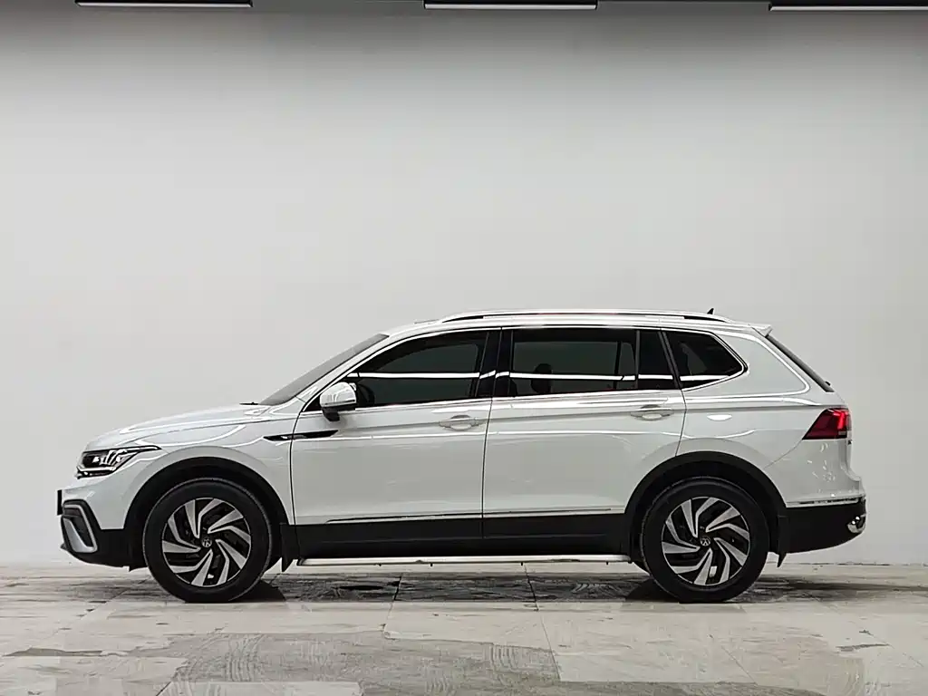 Volkswagen Tiguan L 2022 — фото 7
