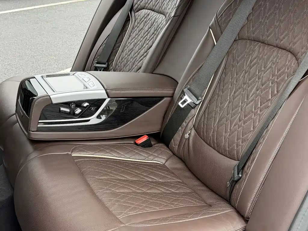 BMW 7 Series 2021 — фото 12