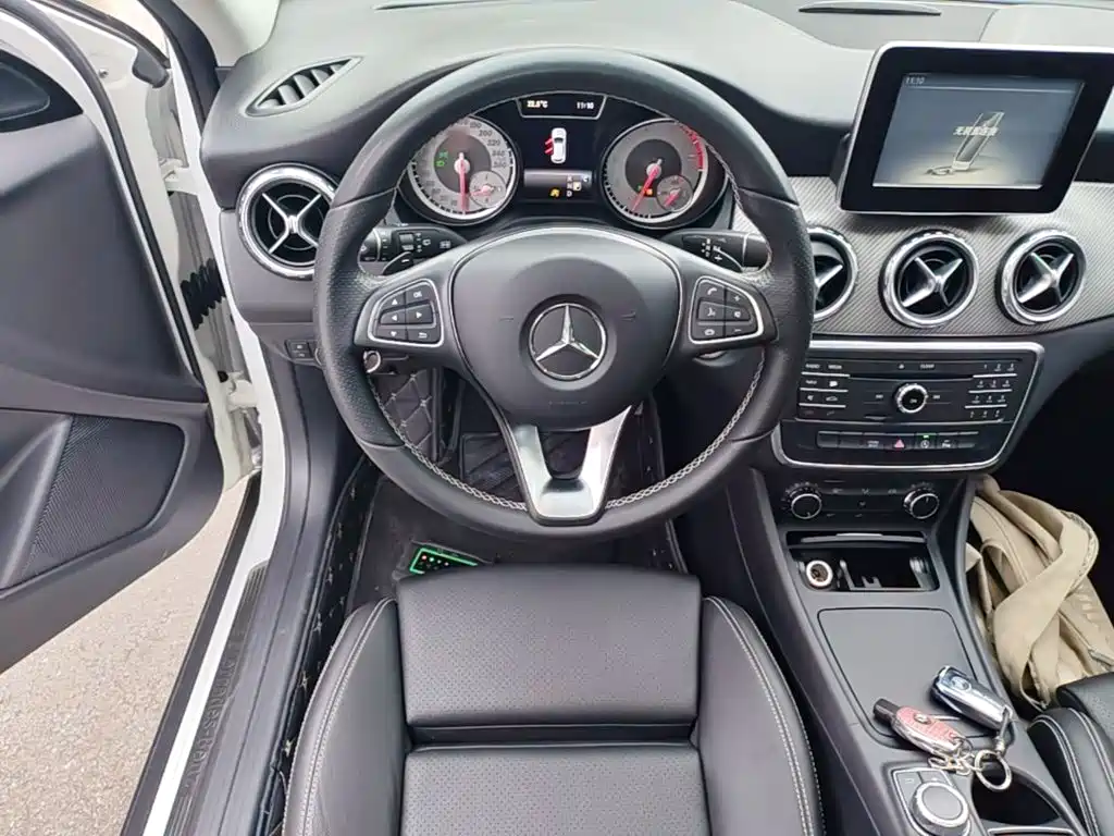 Mercedes-Benz GLA 2017 — фото 11