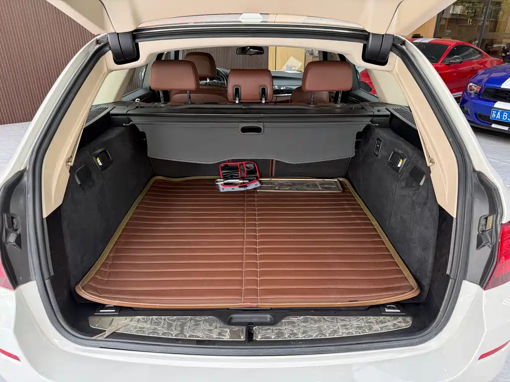 BMW 5 Series 2014 — фото 27