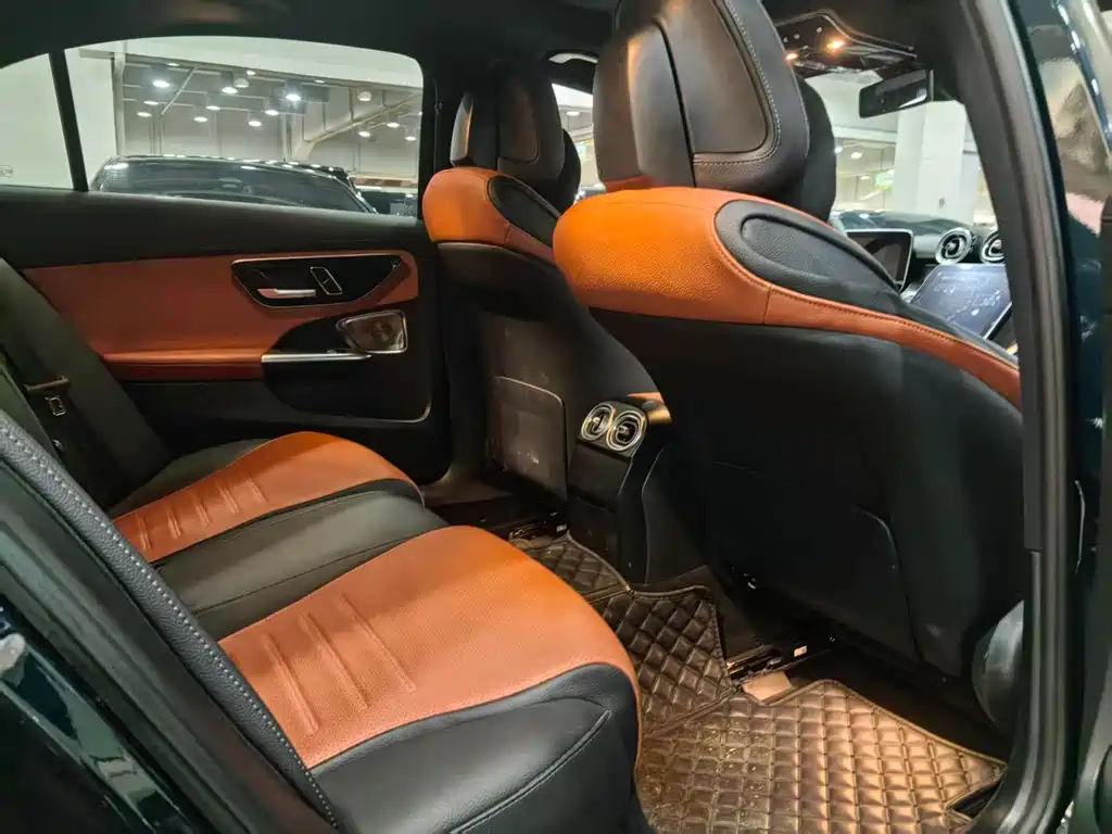 Mercedes-Benz C-Class 2023 — фото 11