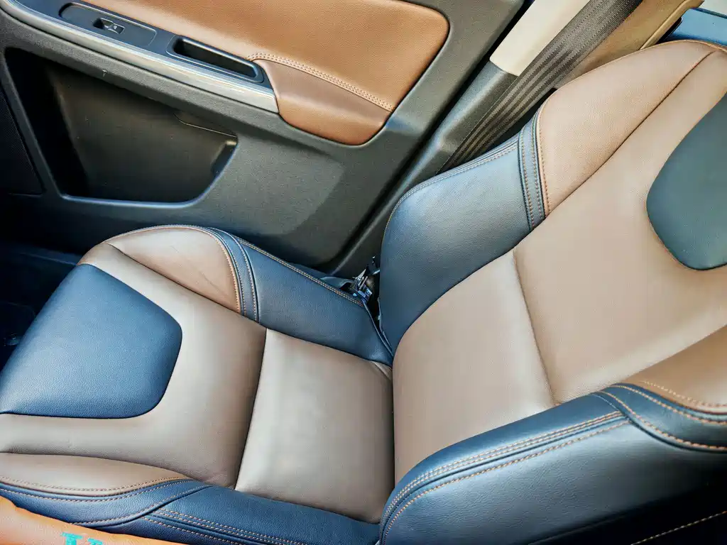 Volvo XC60 2015 — фото 9