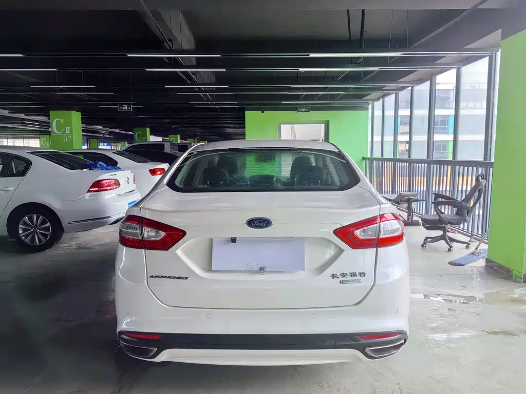 Ford Mondeo 2015 — фото 14