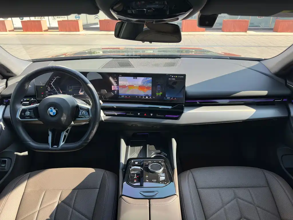 BMW 5 Series 2024 — фото 13