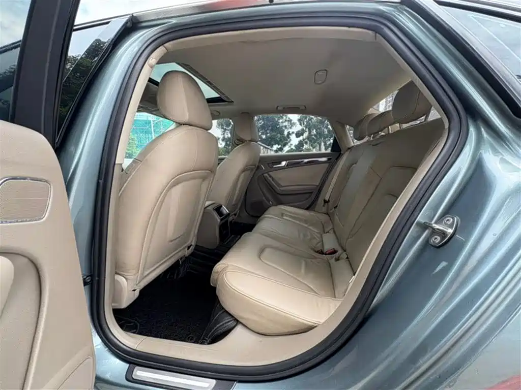 Audi A4L 2012