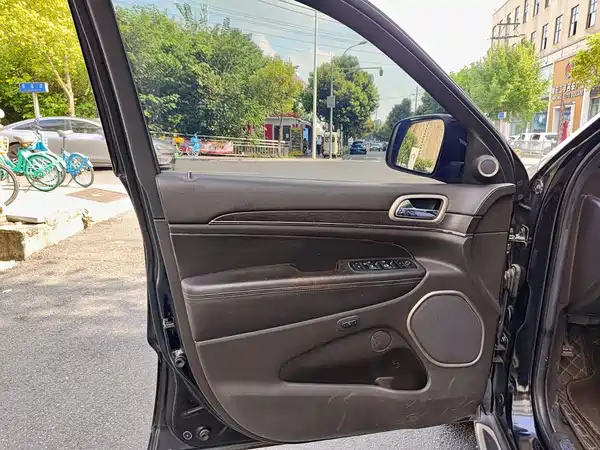Jeep Grand Cherokee 2015