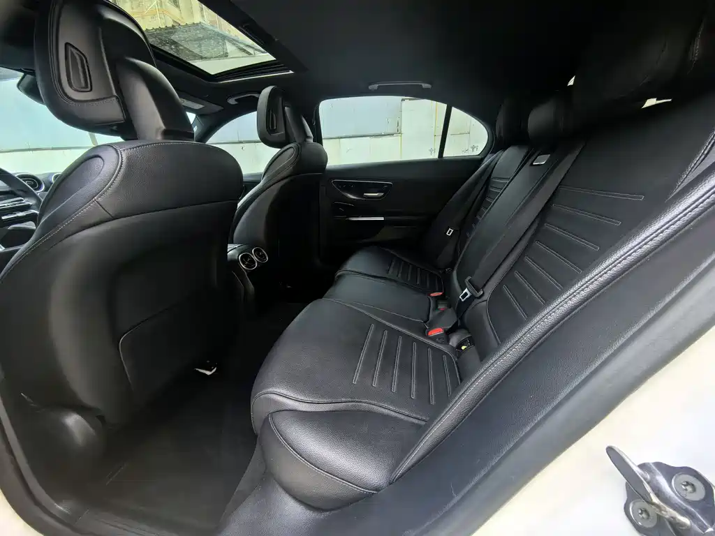 Mercedes-Benz C-Class 2023 — фото 8
