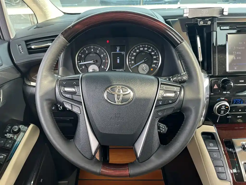 Toyota Alphard 2016 — фото 11