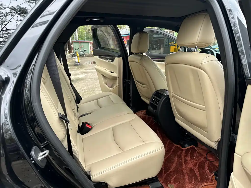 Cadillac XT5 2016 — фото 13