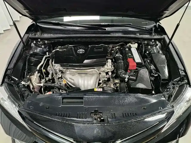 Toyota Camry 2018 — фото 16