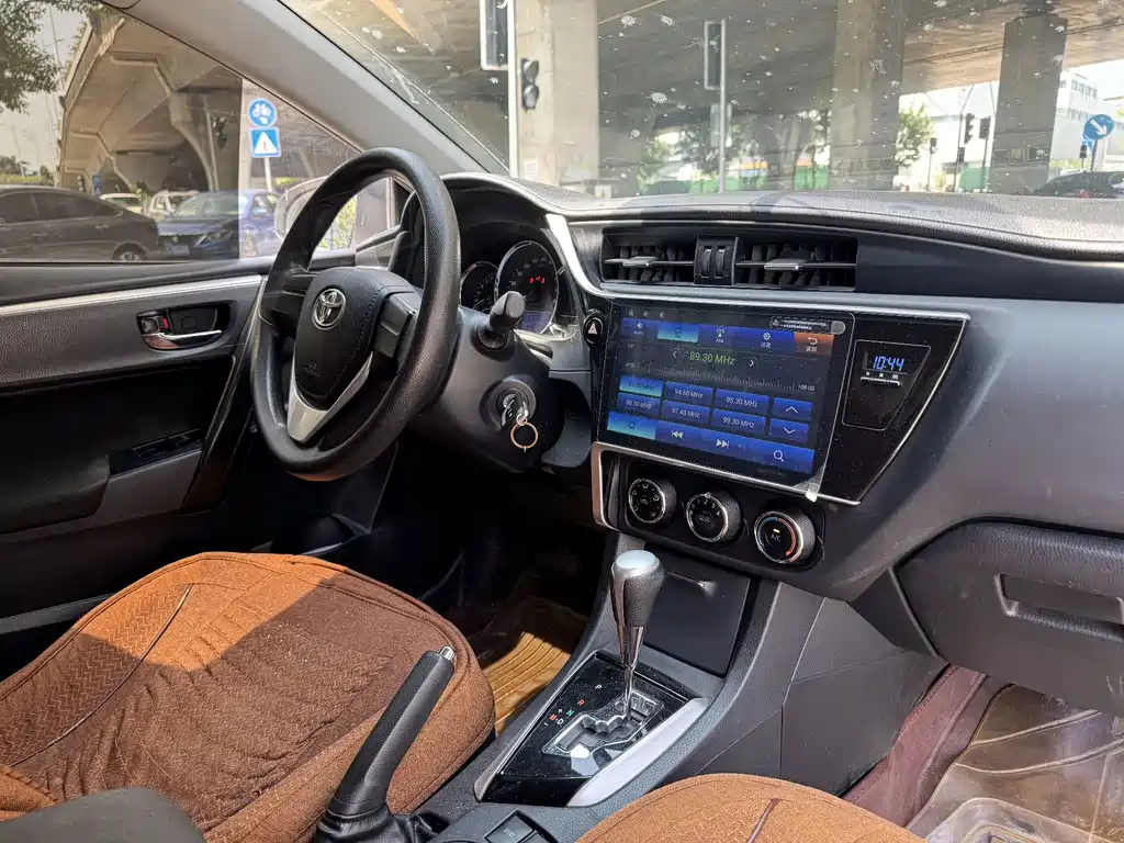 Toyota Corolla 2017 — фото 12