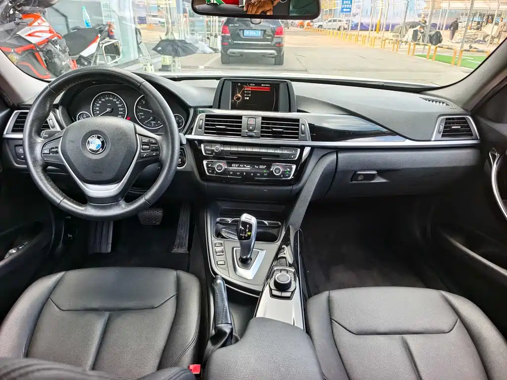 BMW 3 Series 2017 — фото 7