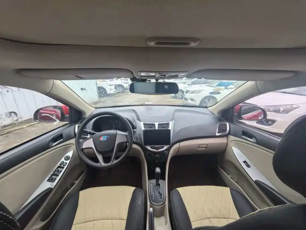 Hyundai Verna 2015