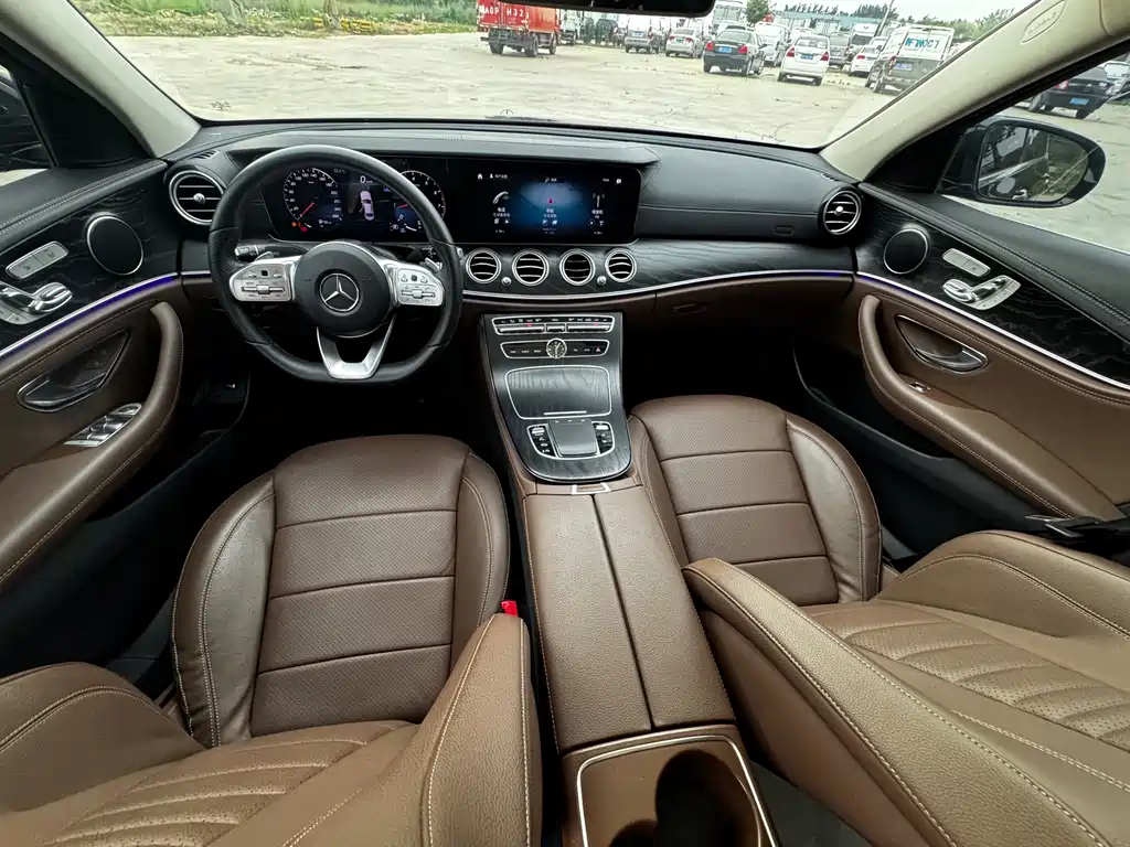 Mercedes-Benz E-Class 2019 — фото 12