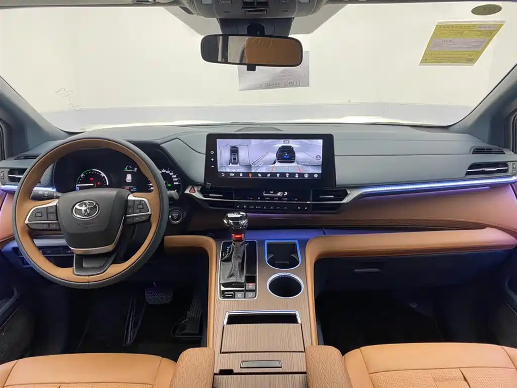 Toyota Granvia — фото 15