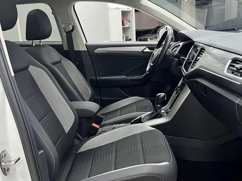 Volkswagen T-Roc 2022 — фото 14