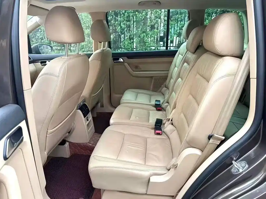 Volkswagen Touran 2011