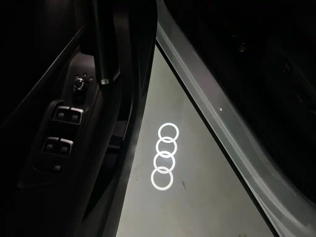Audi Q2L 2022 — фото 10