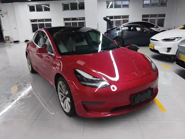Tesla Model 3 2020
