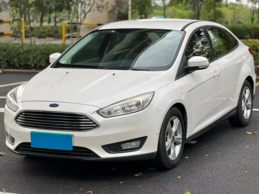 Ford Focus 2015 — фото 1