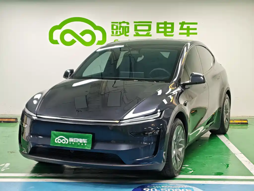 Tesla Model Y L 2025