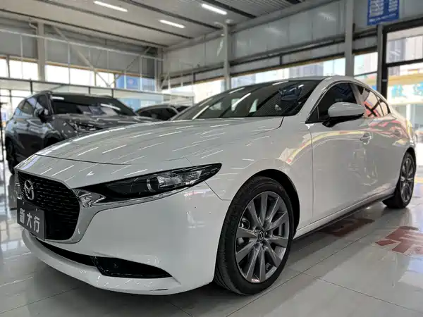 Mazda 3 Axela 2023