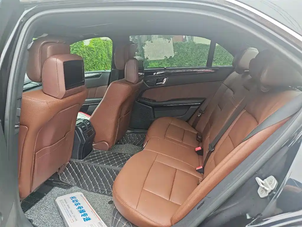 Mercedes-Benz E-Class 2011