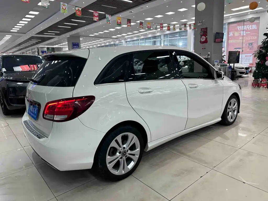 Mercedes-Benz B-Class 2018 — фото 15