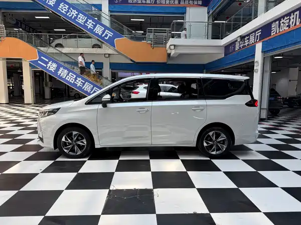 GAC Trumpchi M6 2023