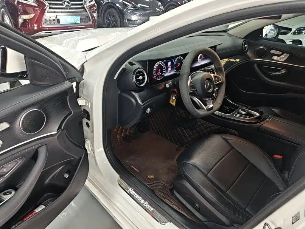 Mercedes-Benz E-Class 2018 — фото 12