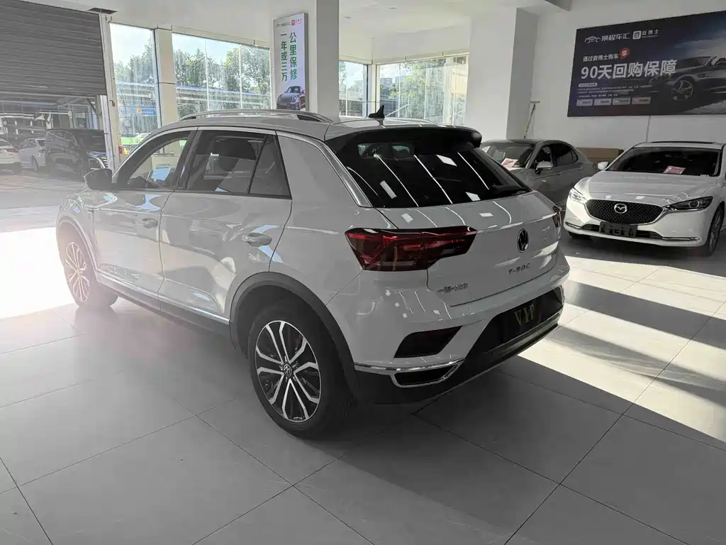 Volkswagen T-Roc 2023 — фото 9