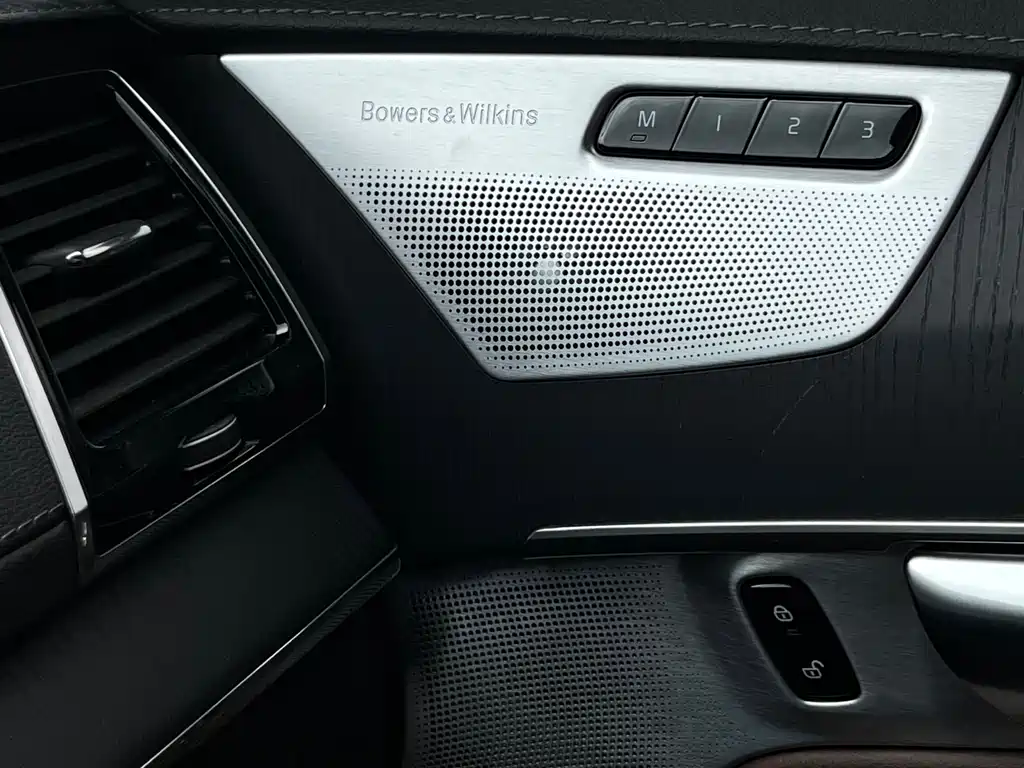 Volvo XC90 2021 — фото 16