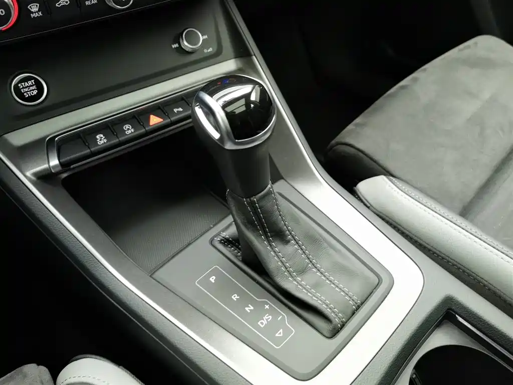 Audi Q3 2023 — фото 13