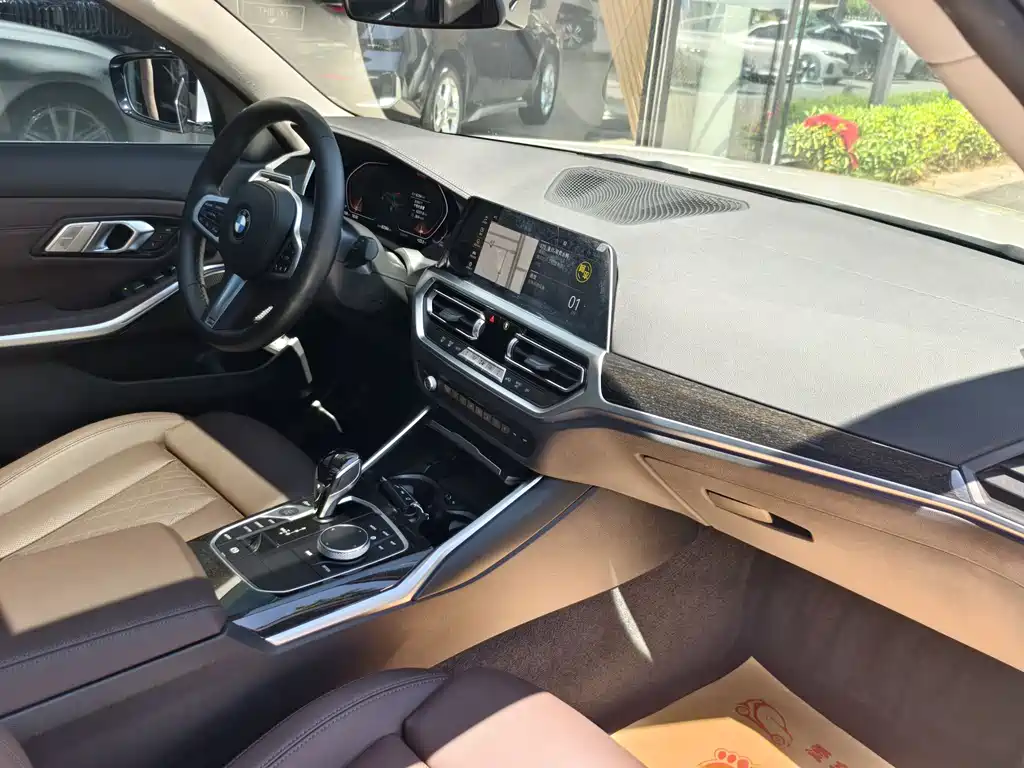 BMW 3 Series 2022 — фото 12