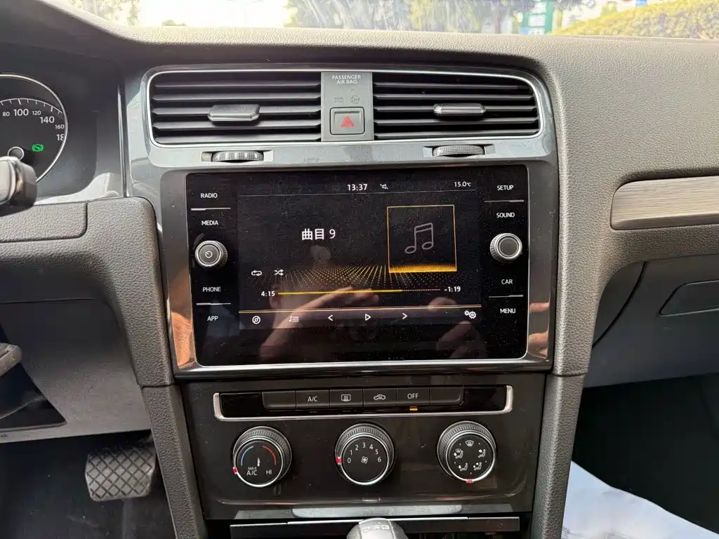 Volkswagen Golf 2019 — фото 10