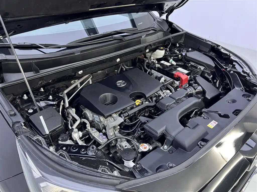 Toyota RAV4 2022 — фото 12