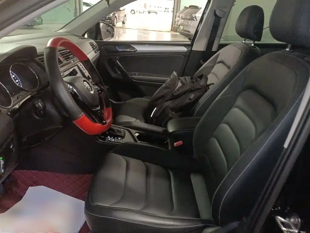 Volkswagen Tiguan L 2018 — фото 22