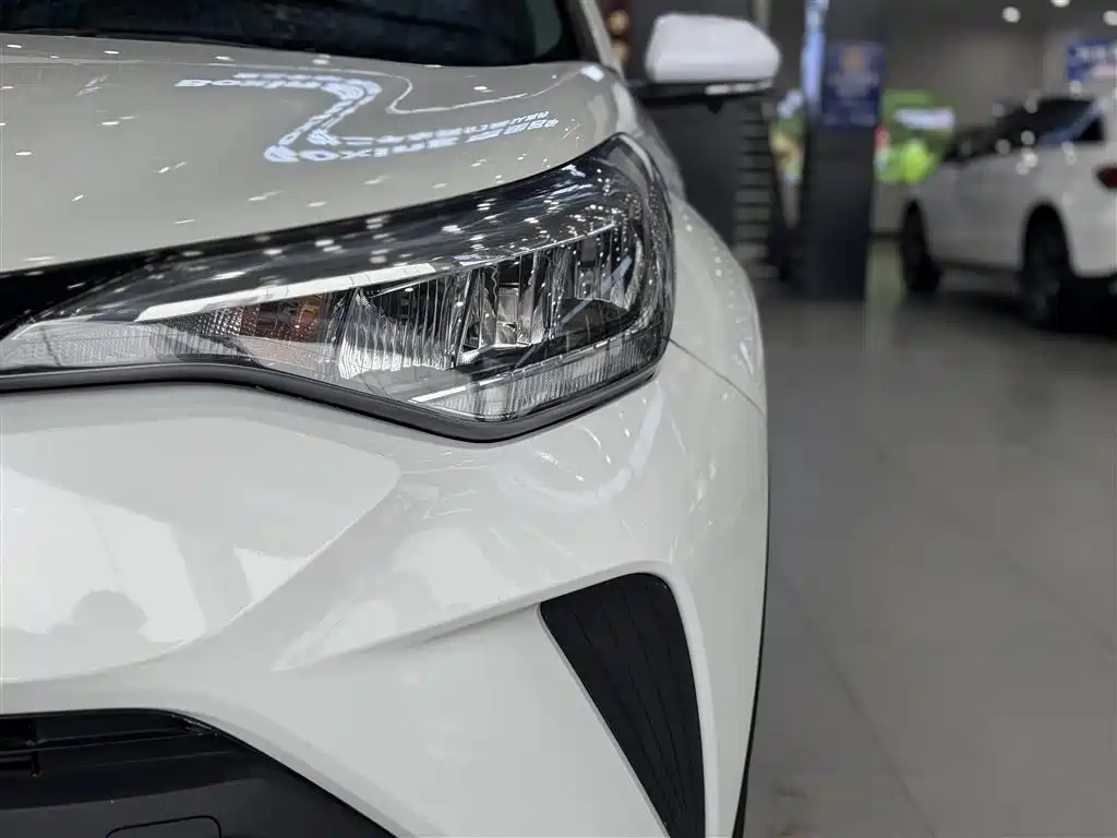 Toyota C-HR 2021 — фото 9